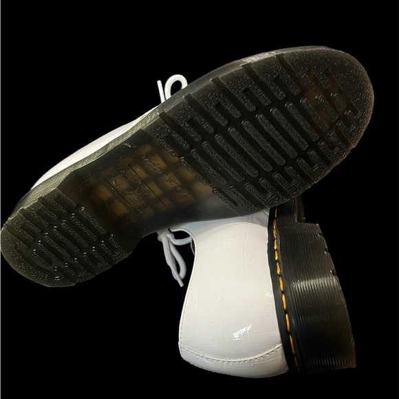 EUC White Croc Doc Martens - Picture 4 of 6